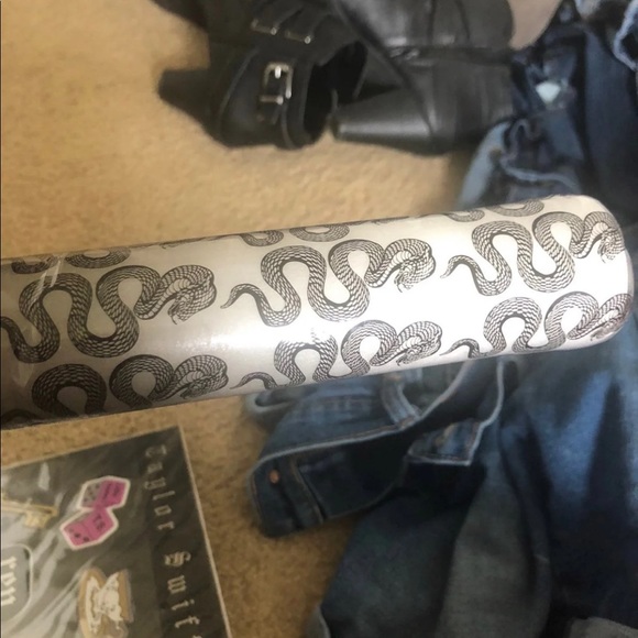 Reputation merch - Picture 8 of 8